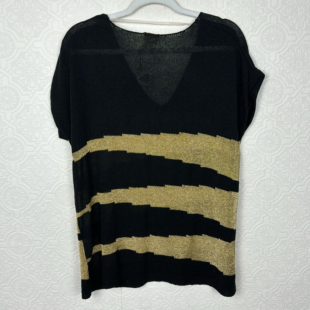 NWT Chicos Jazzy Jessica Pullover Tunic Sweater Gold Shimmer Black Abstract SS - Picture 8 of 8